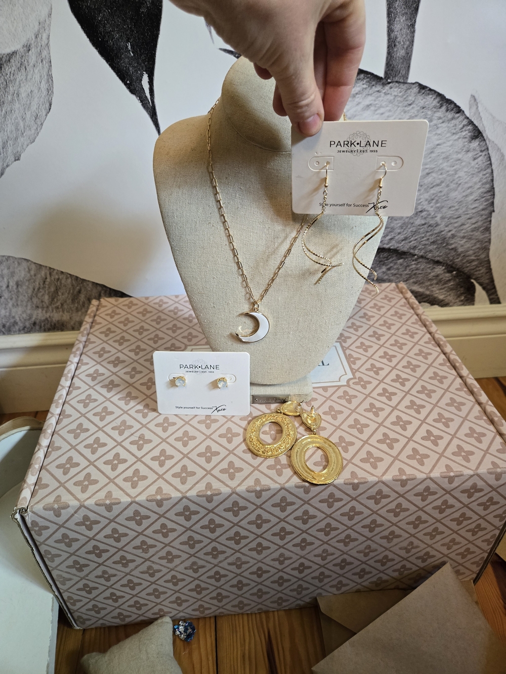 JEWELRY LOT Park Lane Gold Crescent Moon Necklace with Matching Gold Earrings